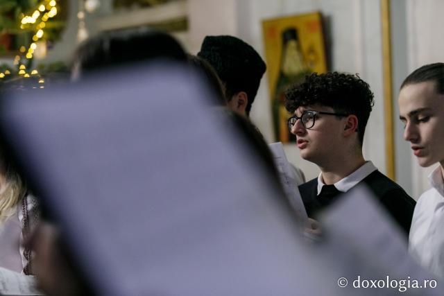 (Foto) Colegiul Național de Artă „Octav Băncilă” din Iași – Colindători la Reședința Mitropolitană 2021 (Foto) Colegiul Național de Artă „Octav Băncilă” din Iași – Colindători la Reședința Mitropolitană 2021
