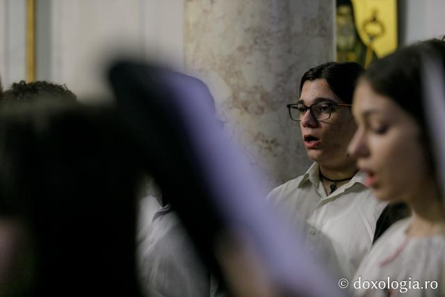 (Foto) Colegiul Național de Artă „Octav Băncilă” din Iași – Colindători la Reședința Mitropolitană 2021 (Foto) Colegiul Național de Artă „Octav Băncilă” din Iași – Colindători la Reședința Mitropolitană 2021