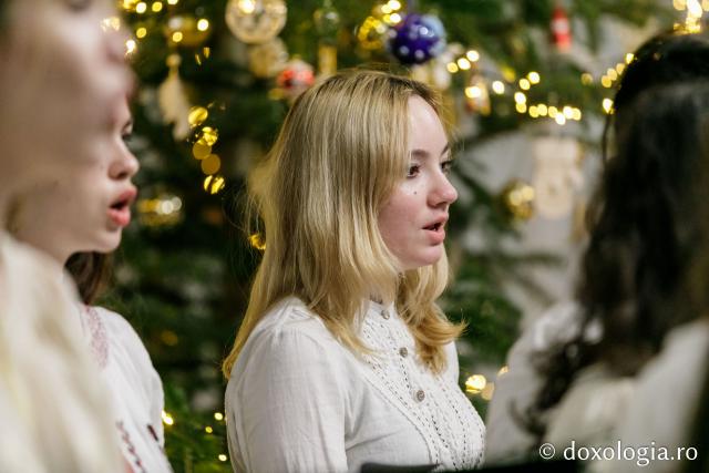 (Foto) Colegiul Național de Artă „Octav Băncilă” din Iași – Colindători la Reședința Mitropolitană 2021 (Foto) Colegiul Național de Artă „Octav Băncilă” din Iași – Colindători la Reședința Mitropolitană 2021