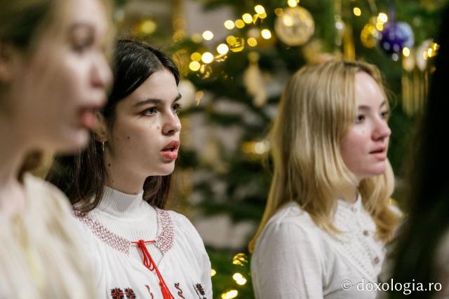(Foto) Colegiul Național de Artă „Octav Băncilă” din Iași – Colindători la Reședința Mitropolitană 2021 (Foto) Colegiul Național de Artă „Octav Băncilă” din Iași – Colindători la Reședința Mitropolitană 2021