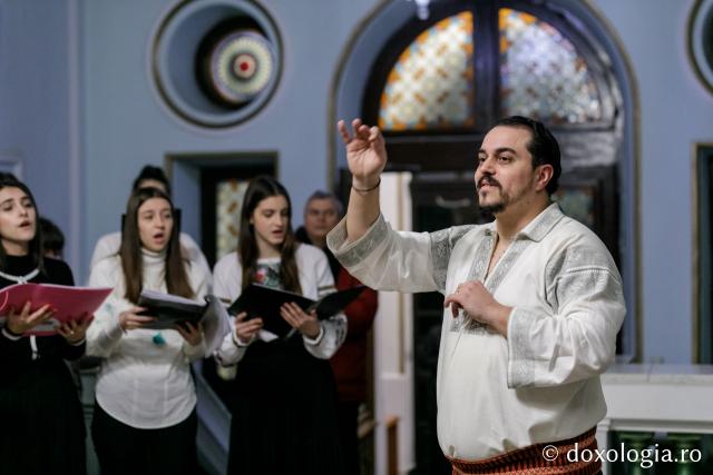 (Foto) Colegiul Național de Artă „Octav Băncilă” din Iași – Colindători la Reședința Mitropolitană 2021 (Foto) Colegiul Național de Artă „Octav Băncilă” din Iași – Colindători la Reședința Mitropolitană 2021