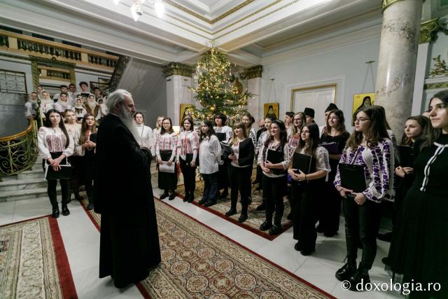 (Foto) Colegiul Național de Artă „Octav Băncilă” din Iași – Colindători la Reședința Mitropolitană 2021 (Foto) Colegiul Național de Artă „Octav Băncilă” din Iași – Colindători la Reședința Mitropolitană 2021