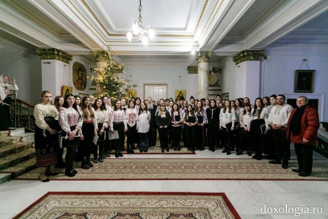 (Foto) Colegiul Național de Artă „Octav Băncilă” din Iași – Colindători la Reședința Mitropolitană 2021 (Foto) Colegiul Național de Artă „Octav Băncilă” din Iași – Colindători la Reședința Mitropolitană 2021