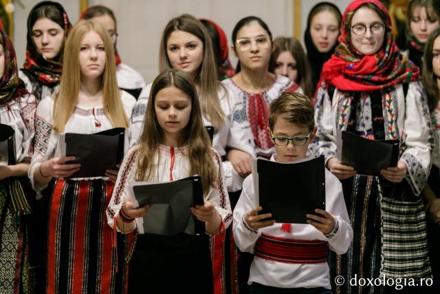 (Foto) ATOR Pașcani – Colindători la Reședința Mitropolitană 2021