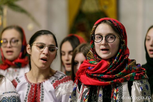 (Foto) ATOR Pașcani – Colindători la Reședința Mitropolitană 2021