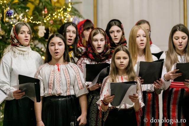 (Foto) ATOR Pașcani – Colindători la Reședința Mitropolitană 2021