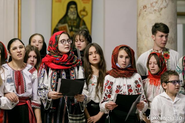 (Foto) ATOR Pașcani – Colindători la Reședința Mitropolitană 2021