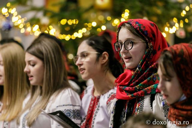 (Foto) ATOR Pașcani – Colindători la Reședința Mitropolitană 2021