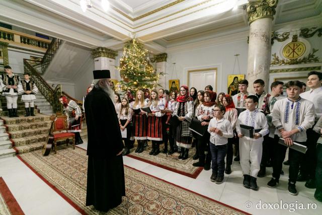 (Foto) ATOR Pașcani – Colindători la Reședința Mitropolitană 2021