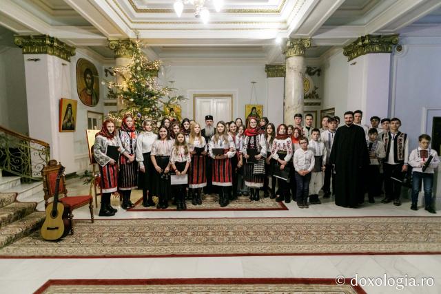 (Foto) ATOR Pașcani – Colindători la Reședința Mitropolitană 2021