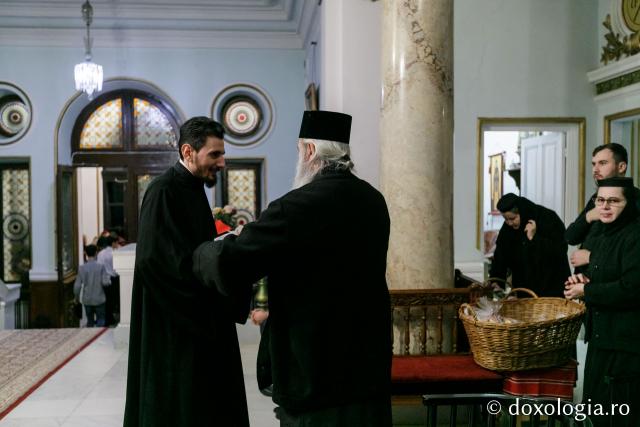 (Foto) ATOR Pașcani – Colindători la Reședința Mitropolitană 2021