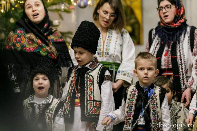 (Foto) Familiile diaconilor Catedralei Mitropolitane din Iași – Colindători la Reședința Mitropolitană 2021 (Foto) Familiile diaconilor Catedralei Mitropolitane din Iași – Colindători la Reședința Mitropolitană 2021