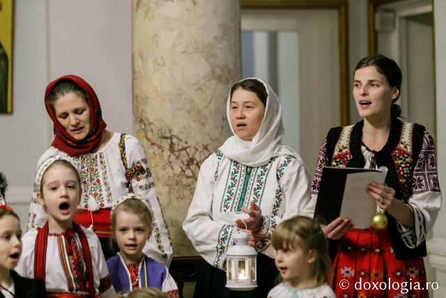 (Foto) Familiile diaconilor Catedralei Mitropolitane din Iași – Colindători la Reședința Mitropolitană 2021 (Foto) Familiile diaconilor Catedralei Mitropolitane din Iași – Colindători la Reședința Mitropolitană 2021