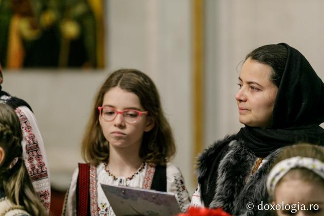(Foto) Familiile diaconilor Catedralei Mitropolitane din Iași – Colindători la Reședința Mitropolitană 2021 (Foto) Familiile diaconilor Catedralei Mitropolitane din Iași – Colindători la Reședința Mitropolitană 2021