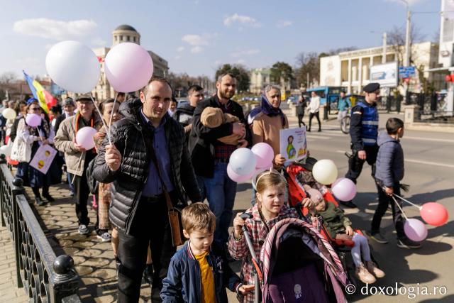 (Foto) Marșul pentru viață – Iași, 2022