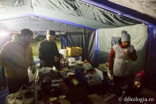 (Foto) Asociația „Filantropia Ortodoxă” Huși asigură permanență în Vama Albița în sprijinul refugiaților