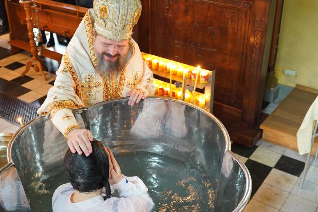 (Foto) PS Macarie a botezat o tânără chinezoaică în Paraclisul Episcopal din Copenhaga