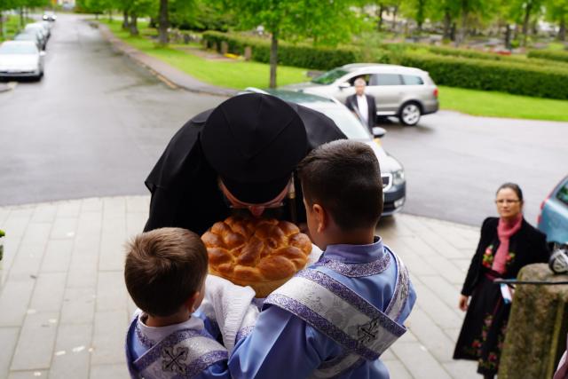 (Foto) Sfinții Împărați Constantin și Elena, cinstiți în Parohia românească din Göteborg