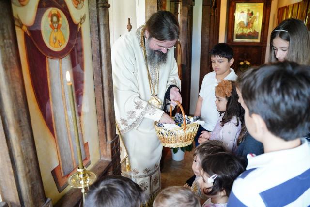 (Foto) Slujire arhierească la Paraclisul Centrului Episcopal din Stockholm, Regatul Suediei