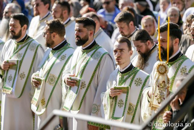 (Foto) Liturghie arhierească la împlinirea a 500 de ani de la sfințirea Bisericii „Sfântul Gheorghe” #HramSuceava2022