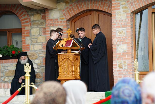 (Foto) Slujire arhierească la Mănăstirea Giurgeni, în Duminica a 10-a după Rusalii