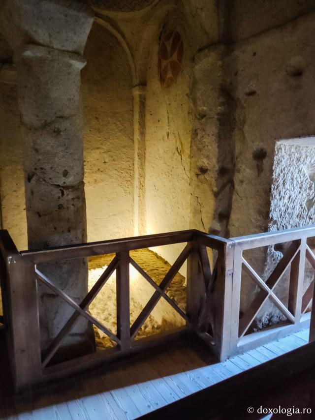 Biserică datând din perioada iconoclastă în Muzeul în aer liber Goreme – Turcia