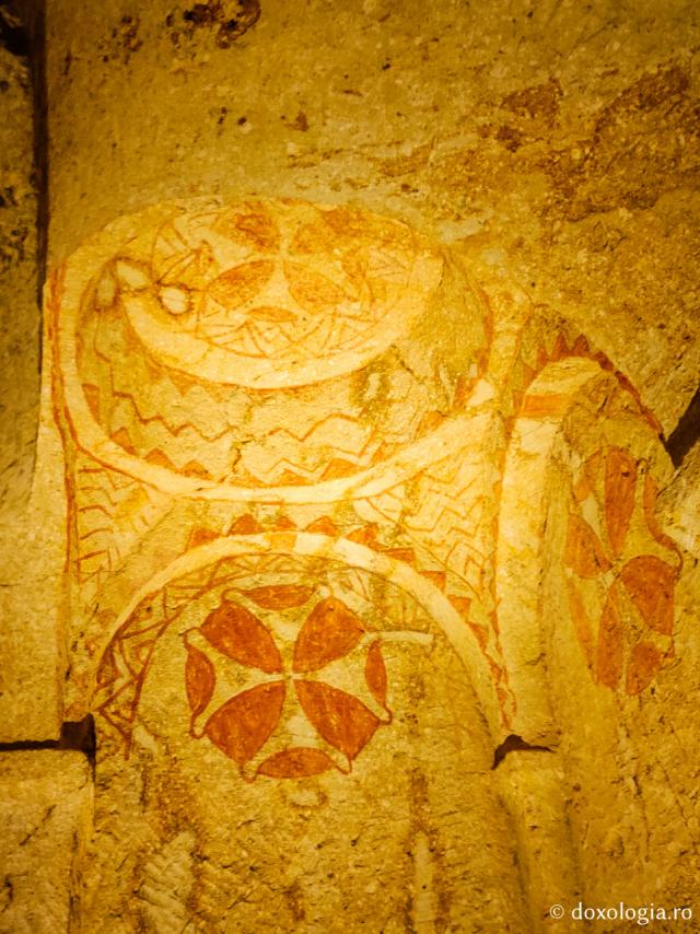 Biserică datând din perioada iconoclastă în Muzeul în aer liber Goreme – Turcia