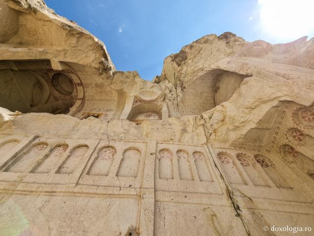 (Foto) Biserica Întunecată (Karanlık Kilise) din Muzeul în aer liber Goreme – Turcia