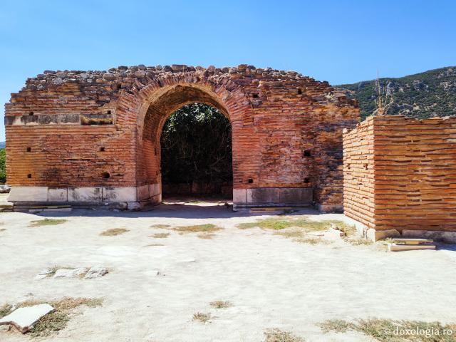 (Foto) Locul în care s-a ţinut Sinodul al III-lea Ecumenic – ruinele Bisericii Maicii Domnului din Efes, Turcia