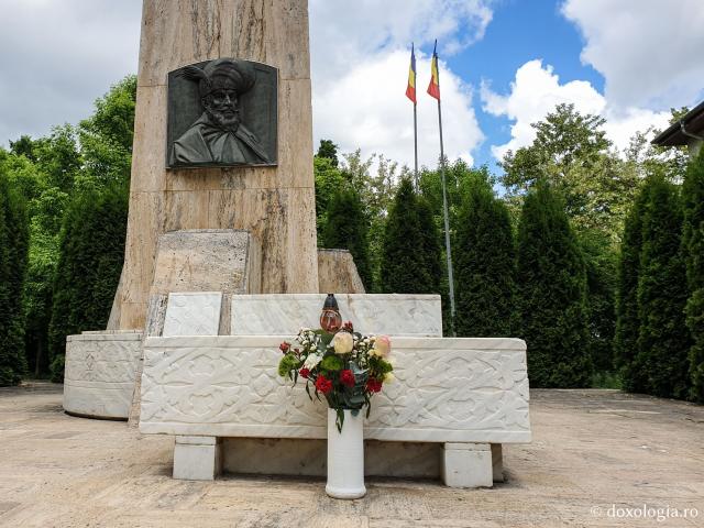 (Foto) Mormântul voievodului Mihai Viteazul, primul domnitor al Unirii tuturor românilor