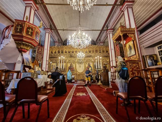 Biserica parohiei ortodoxe române „Sfânta Muceniță Paraschevi” din Constantinopol