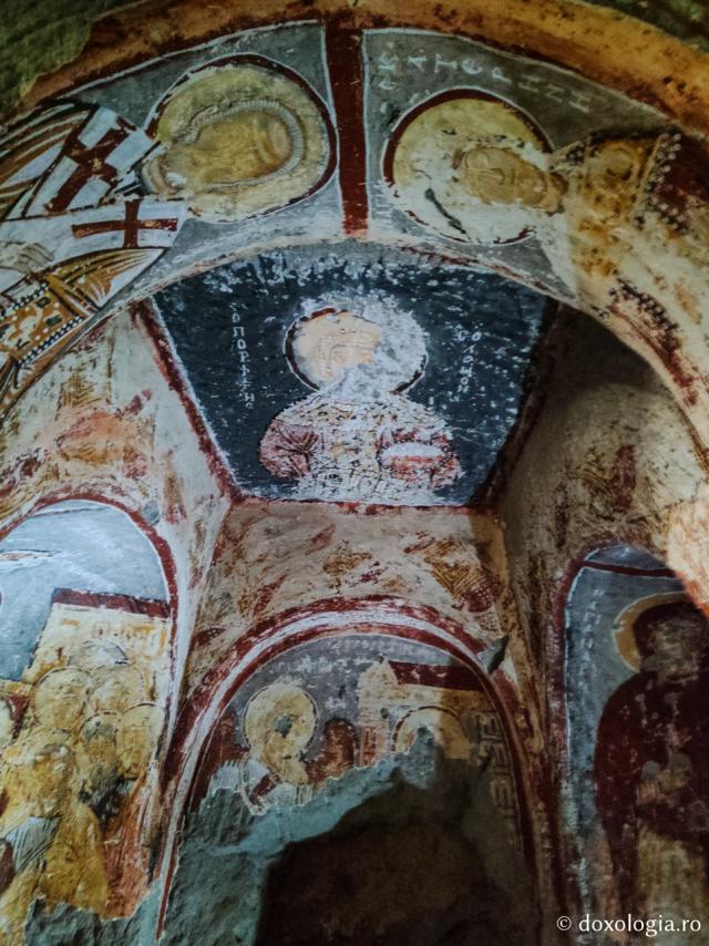 (Foto) Valea Ihlara din Turcia – canionul ce adăpostea peste patru mii de locuințe și o sută de biserici rupestre decorate cu fresce