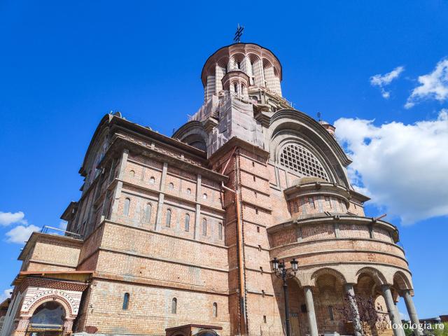 (Foto) Catedrala „Sfânta Treime” din Baia Mare