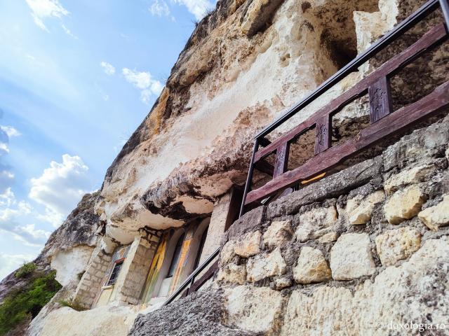 (Foto) Peștera unde s-a nevoit Sfântul Dimitrie cel Nou