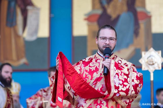 (Foto) Praznicul Sfântului Mare Muceni Dimitrie, Izvorâtorul de Mir, pe Dealul Patriarhiei – 2022
