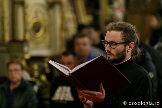 (Foto) Sfânta Liturghie în cea de-a cincea zi de pelerinaj la moaștele Sfinților Parascheva și Paisie (Foto) Sfânta Liturghie în cea de-a cincea zi de pelerinaj la moaștele Sfinților Parascheva și Paisie