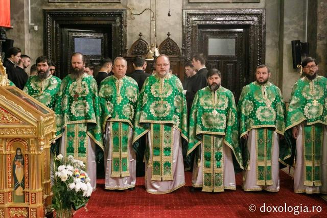 (Foto) Liturghie arhiereasca la Catedrala Mitropolitană din Iași în cea de-a patra zi de pelerinaj