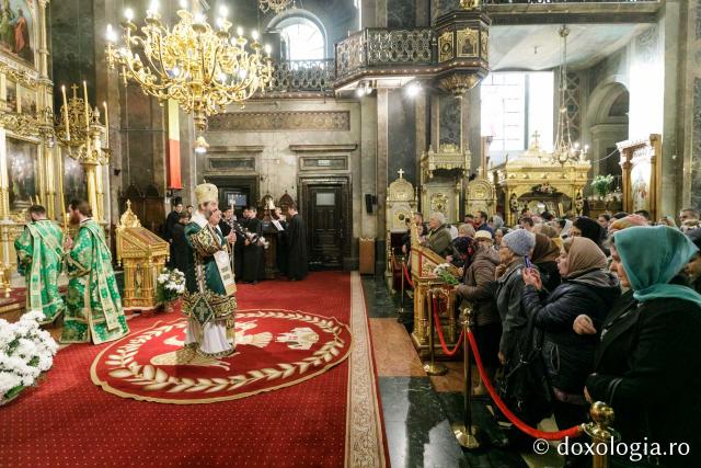 (Foto) Liturghie arhiereasca la Catedrala Mitropolitană din Iași în cea de-a patra zi de pelerinaj