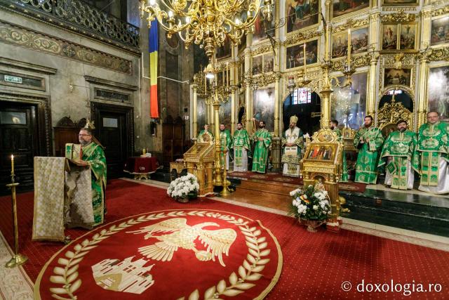 (Foto) Liturghie arhiereasca la Catedrala Mitropolitană din Iași în cea de-a patra zi de pelerinaj