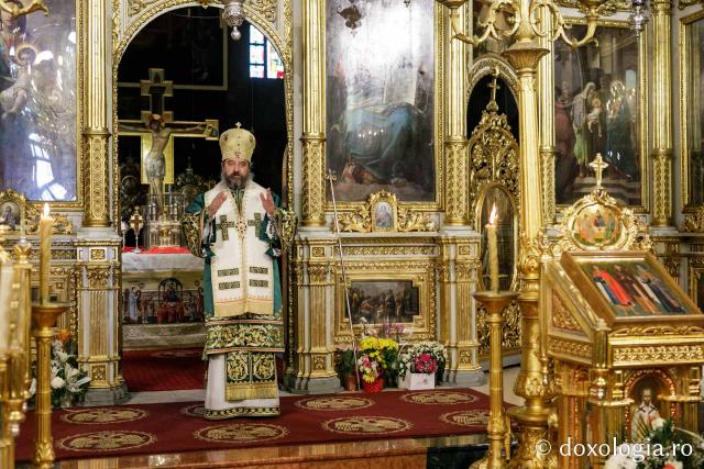 (Foto) Liturghie arhiereasca la Catedrala Mitropolitană din Iași în cea de-a patra zi de pelerinaj