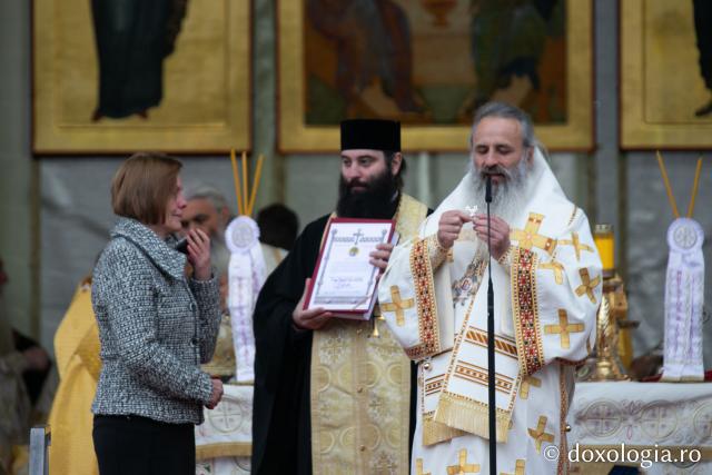 (Foto) Distincții acordate nevoitorilor implicați în ajutorarea refugiaților ucraineni