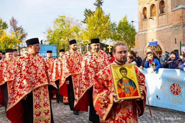 (Foto) Priveghere pentru Sfântul Mare Mucenic Dimitrie, Izvorâtorul de Mir, pe Dealul Patriarhiei – 2022
