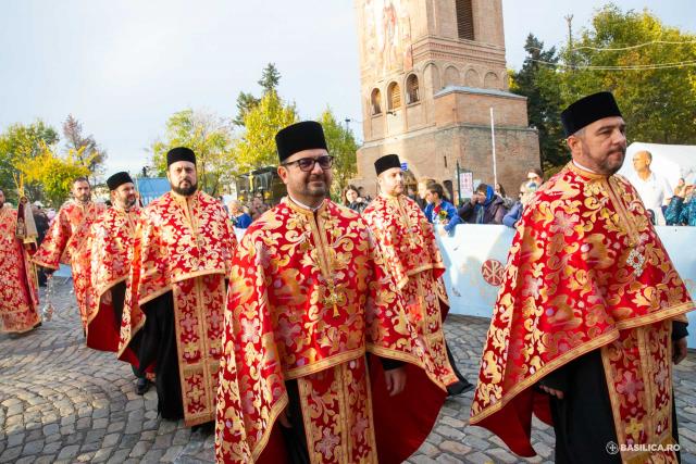 (Foto) Priveghere pentru Sfântul Mare Mucenic Dimitrie, Izvorâtorul de Mir, pe Dealul Patriarhiei – 2022