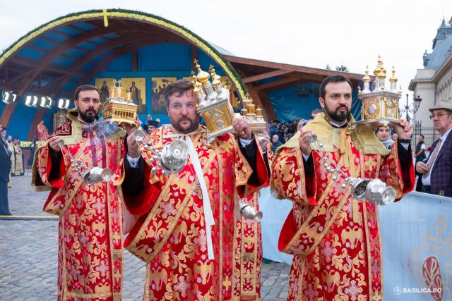 (Foto) Priveghere pentru Sfântul Mare Mucenic Dimitrie, Izvorâtorul de Mir, pe Dealul Patriarhiei – 2022