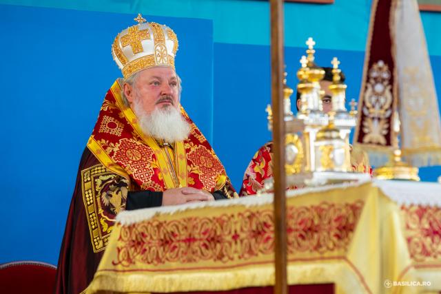 (Foto) Priveghere pentru Sfântul Mare Mucenic Dimitrie, Izvorâtorul de Mir, pe Dealul Patriarhiei – 2022