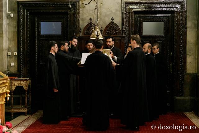 (Foto) Priveghere în cinstea Sfântului Mare Mucenic Gheorghe și a Sfântului Ierarh Iosif cel Milostiv (Foto) Priveghere în cinstea Sfântului Mare Mucenic Gheorghe și a Sfântului Ierarh Iosif cel Milostiv