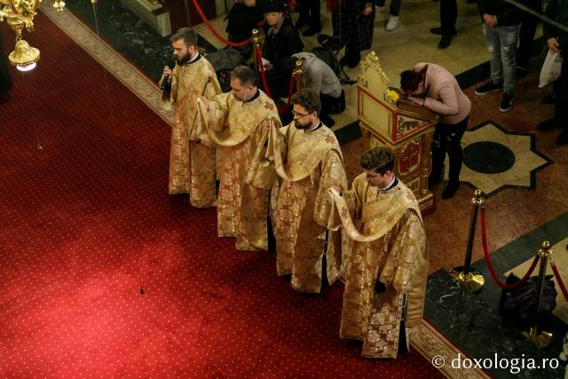 (Foto) Priveghere în cinstea Sfântului Mare Mucenic Gheorghe și a Sfântului Ierarh Iosif cel Milostiv