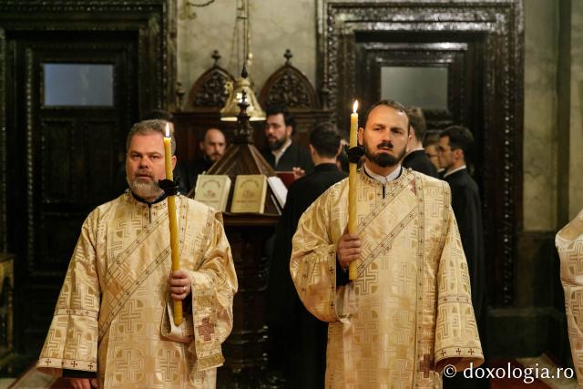 (Foto) Priveghere în cinstea Sfântului Mare Mucenic Gheorghe și a Sfântului Ierarh Iosif cel Milostiv (Foto) Priveghere în cinstea Sfântului Mare Mucenic Gheorghe și a Sfântului Ierarh Iosif cel Milostiv