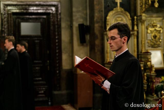 (Foto) Priveghere în cinstea Sfântului Mare Mucenic Gheorghe și a Sfântului Ierarh Iosif cel Milostiv (Foto) Priveghere în cinstea Sfântului Mare Mucenic Gheorghe și a Sfântului Ierarh Iosif cel Milostiv