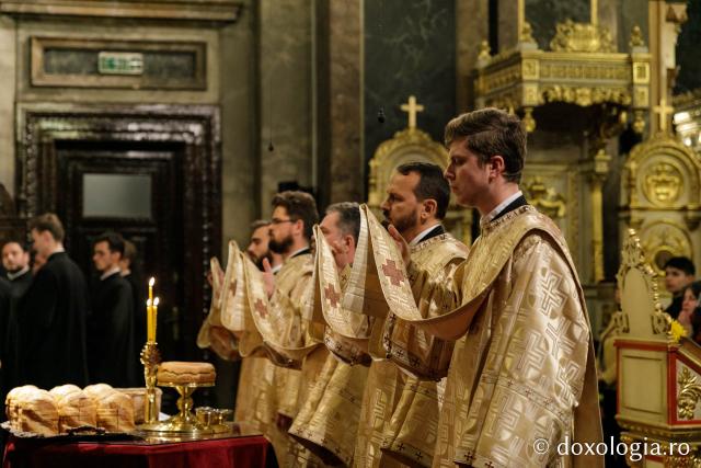 (Foto) Priveghere în cinstea Sfântului Mare Mucenic Gheorghe și a Sfântului Ierarh Iosif cel Milostiv